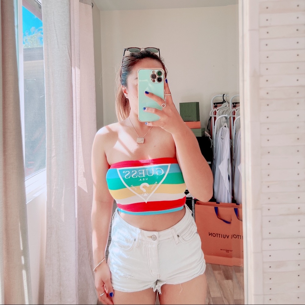 Guess tube top XS. Used only twice. It is in good condition:)